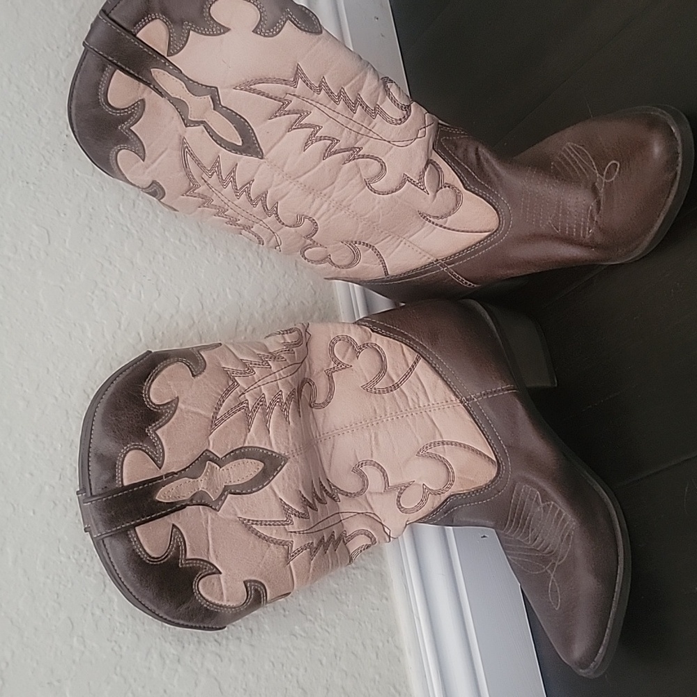 Coconuts by Matisse Two-Tone Western Heeled Boots